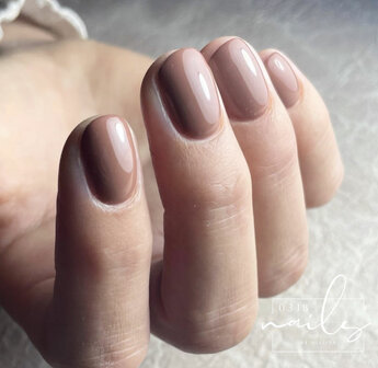 La Petite Gel Polish by #LVS | LP040 Sweaters &amp; Champagne 7ml