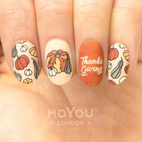 MoYou London | Fall In Love 11